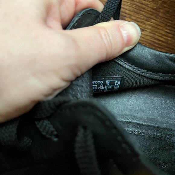 Brand New: ECCO Black Soft 7 Monochromatic 2.0 Sneaker, size 39/8 - Picture 5 of 6